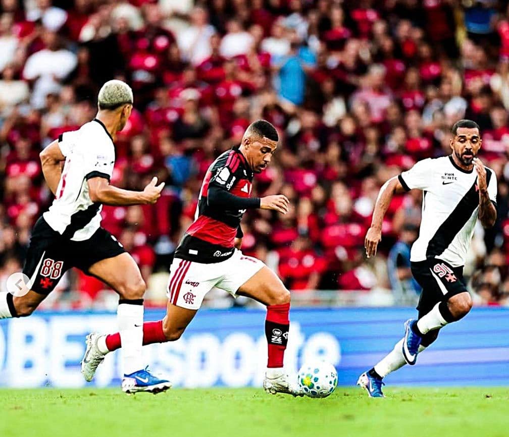 Clássico dos Milhões Termina em Empate Eletrizante: Flamengo 2 x 2 Vasco