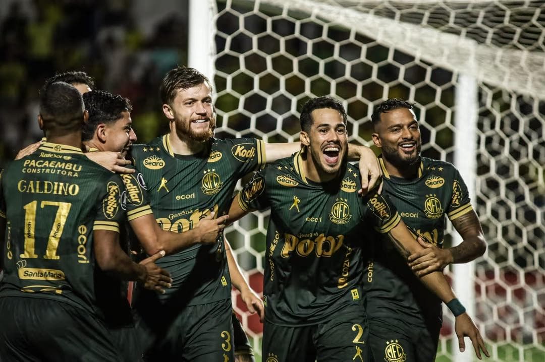 Mirassol faz história, vence a LDU com gol de pênalti e assume liderança na Libertadores