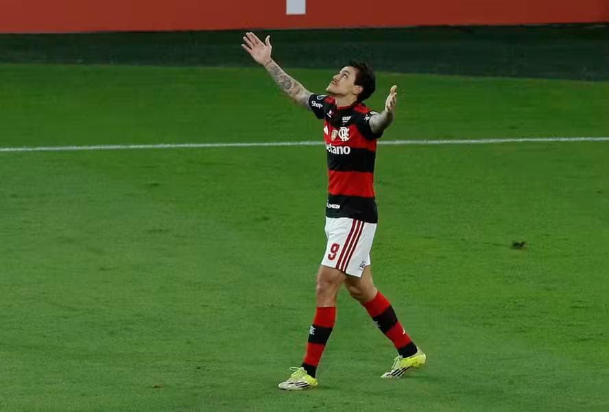 Pedro resolve o jogo da catimba: Flamengo bate o Estudiantes e garante vaga nas oitavas