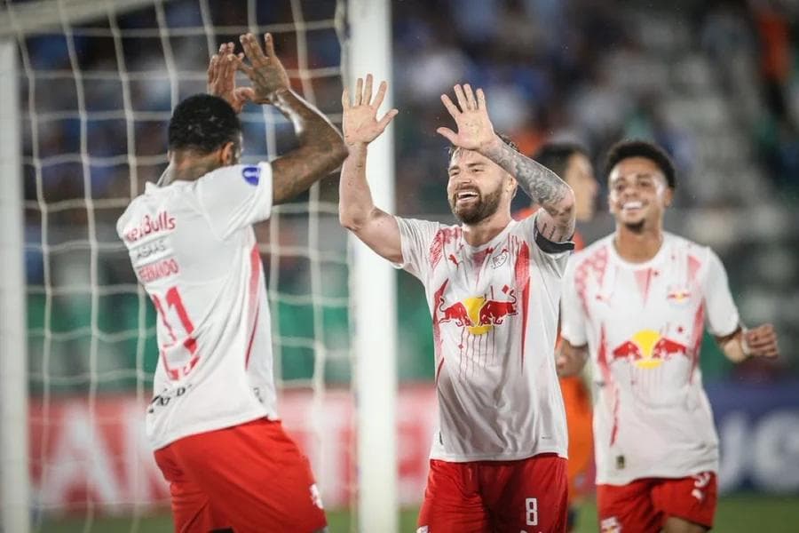 Passeio na Bolívia! Bragantino atropela Blooming por 6 a 0 com show de Rodriguinho
