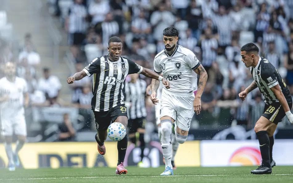 Cassierra Abre, Cabral Empata nos Acréscimos e o Galo Vê a Vitória Escapar na Arena MRV: 1 a 1